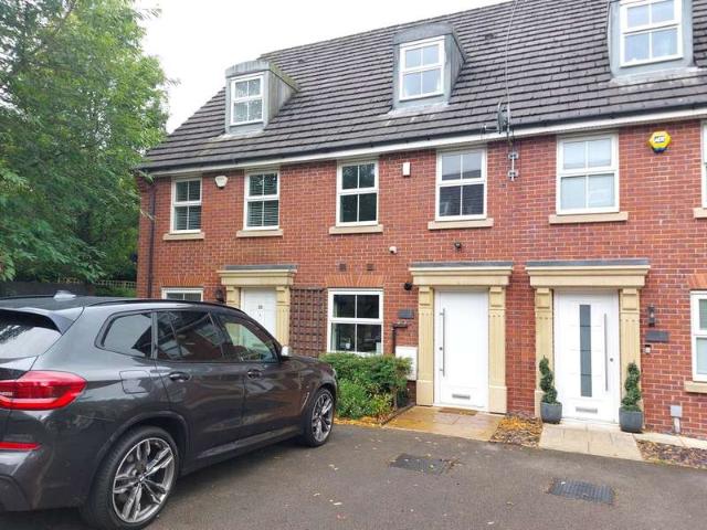 Townhouse for sale in Chapel Field, Bury