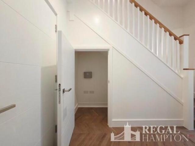 Townhouse for rent in Kidbrooke Village, Greater London