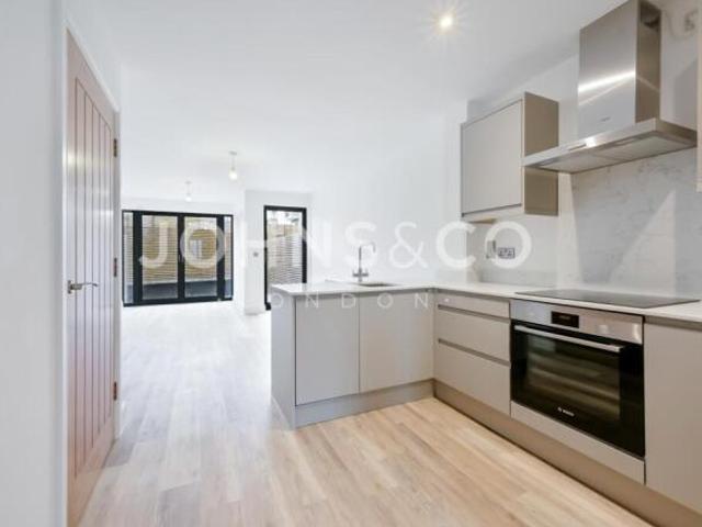 Townhouse for rent in Cat Hill
