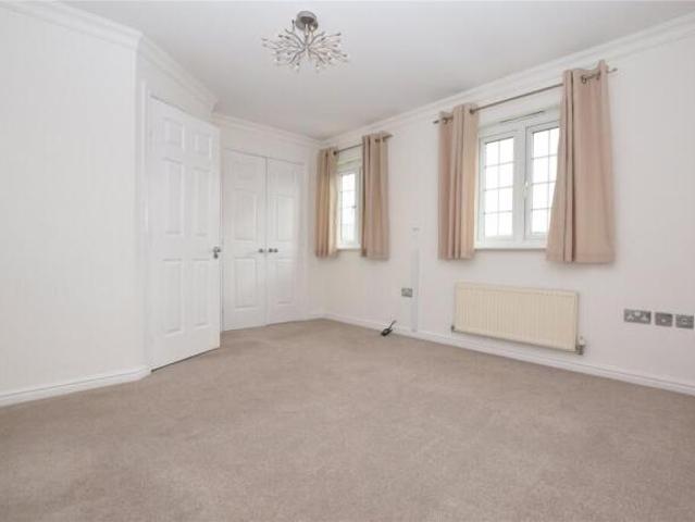 Townhouse for rent in West Yorkshire