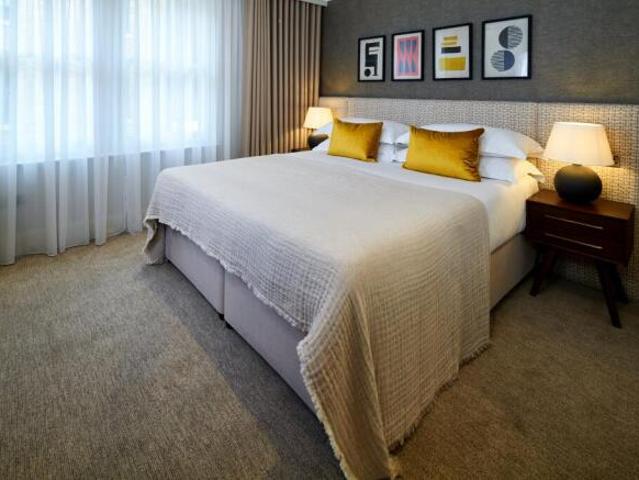 Townhouse for rent in Knightsbridge, Greater London