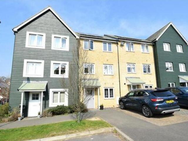 House for rent in Surrey, England