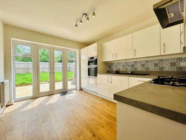 Townhouse for rent in Mickleover, East Midlands