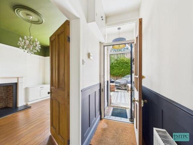 Townhouse for rent in High Field, York