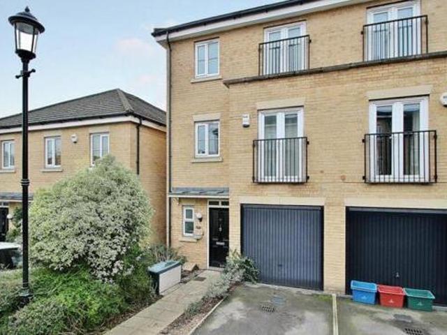 House for rent in London Borough of Hounslow, Cat Hill