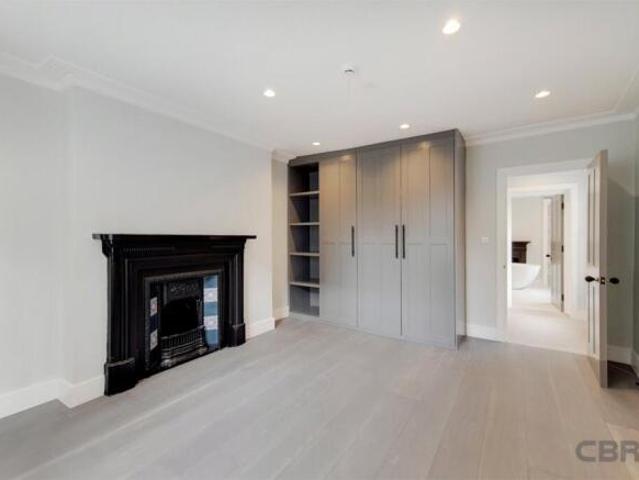 Townhouse for rent in Cat Hill