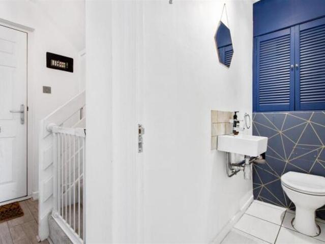 Townhouse for rent in Greater London