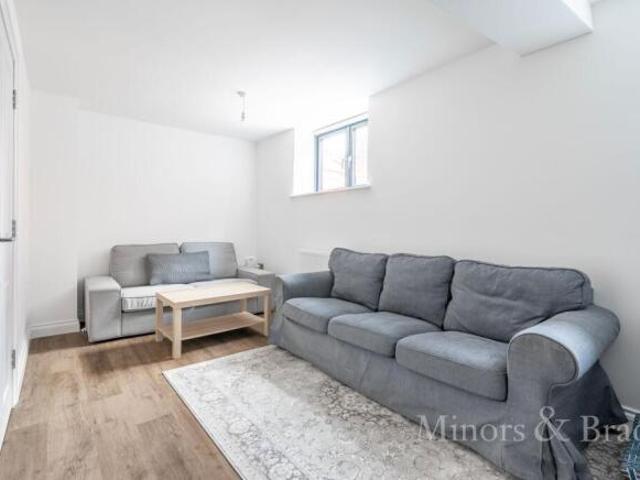 Townhouse for rent in Heigham Grove, East Bank