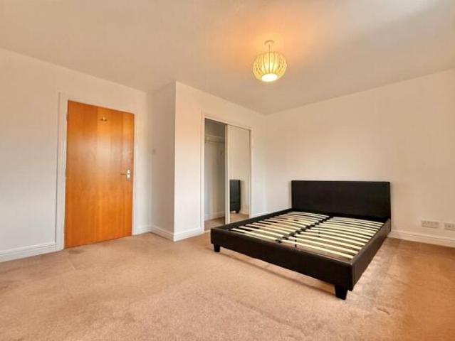 Townhouse for rent in Georgia, Greater Manchester