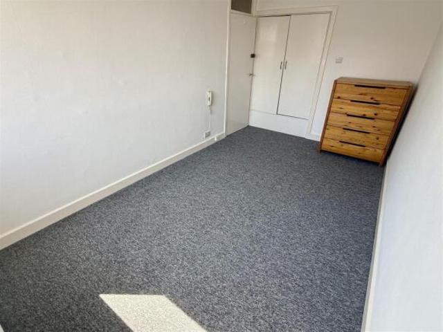 Townhouse for rent in Milverton, Green Close