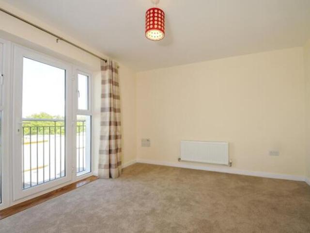 Townhouse for rent in The Butts, Kent