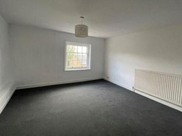 Townhouse for sale in Ringlestone, Midway