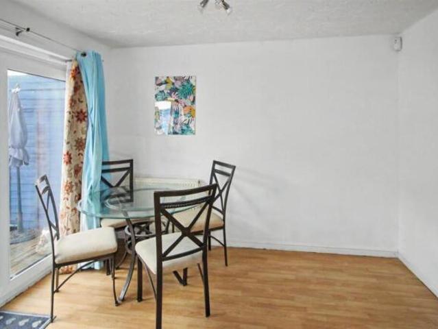 Townhouse for sale in Fenlake, Bedford
