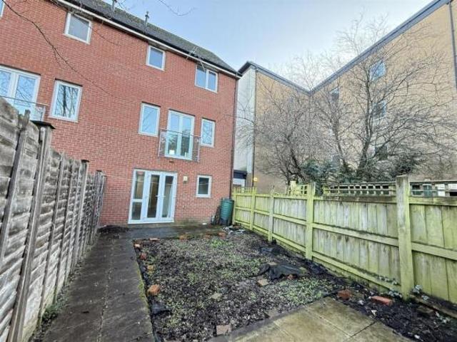Townhouse for sale in New Broughton, Wales
