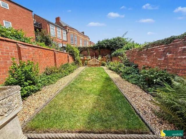 Townhouse for sale in Northampton, Northamptonshire