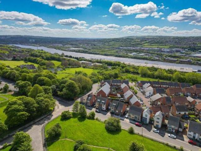 Townhouse for sale in The Rise, East Riding Of Yorkshire