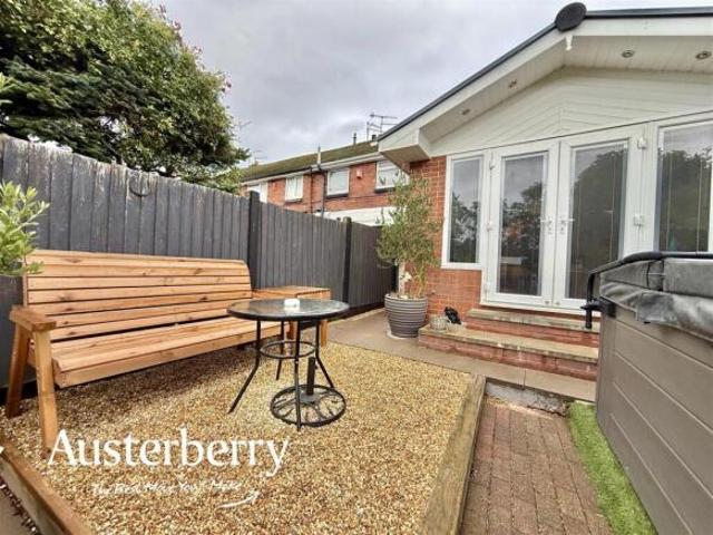 Townhouse for sale in Stoke, Stoke-on-Trent