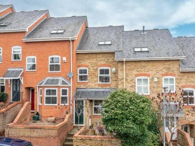 House for sale in Shootersway, Dacorum