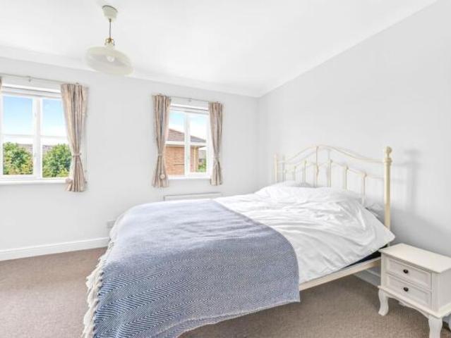Townhouse for sale in Cat Hill, England