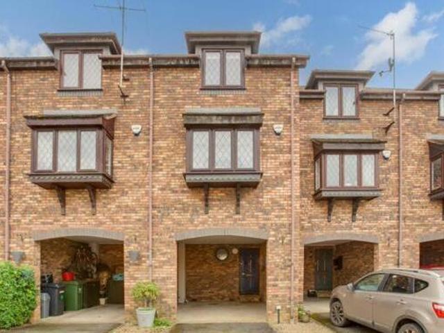 House for sale in Wooburn, Bourne End