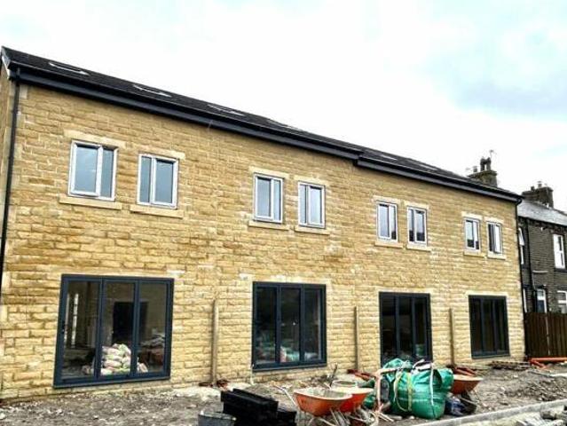 House for sale in Baildon, West Yorkshire