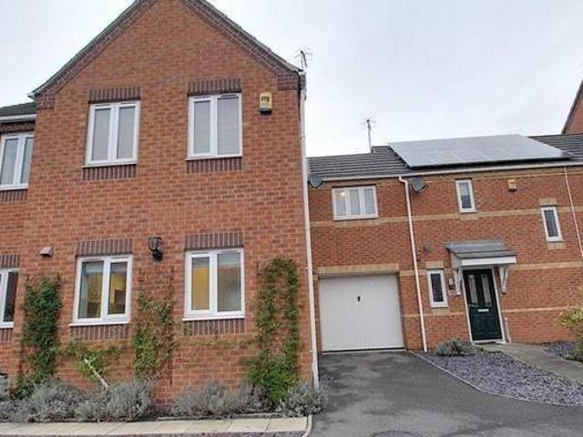 House for sale in Froggatt, East Midlands