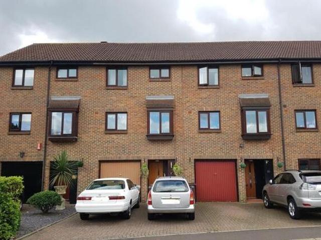 House for sale in London Borough of Hounslow, Feltham