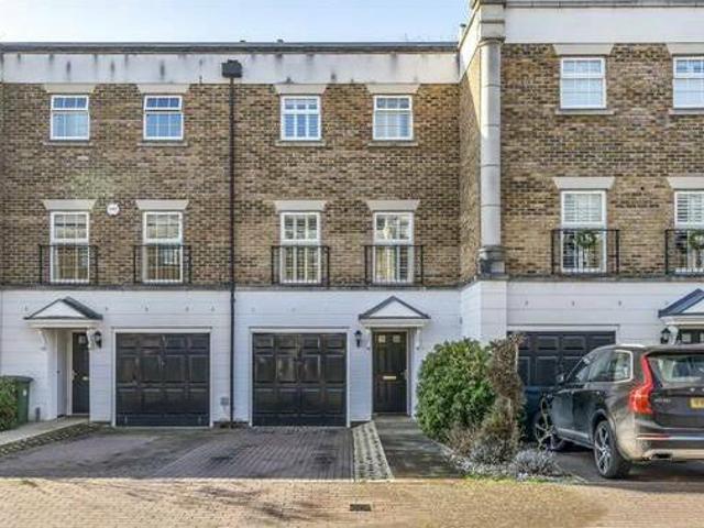 House for rent in Surrey