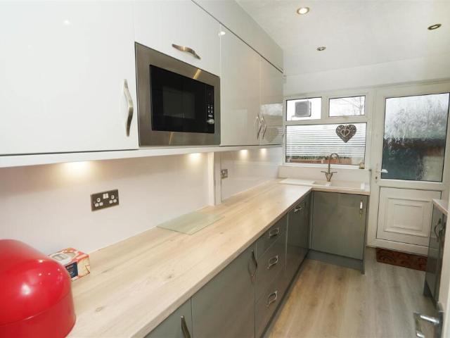 Townhouse for sale in Compstall, Greater Manchester