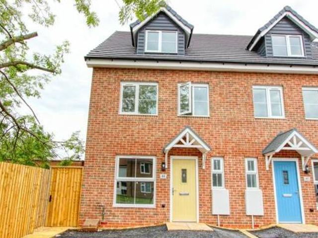 House for sale in Chesterfield, East Midlands