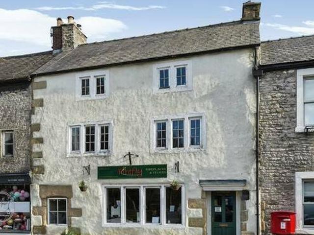 House for sale in Froggatt, East Midlands
