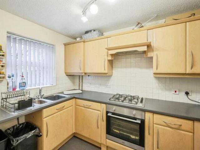 Townhouse for sale in Balby, South Yorkshire