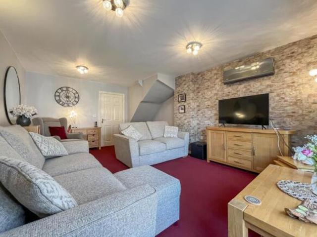Townhouse for sale in Wednesfield, West Midlands