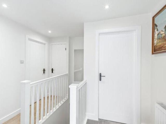 Townhouse for sale in Drighlington