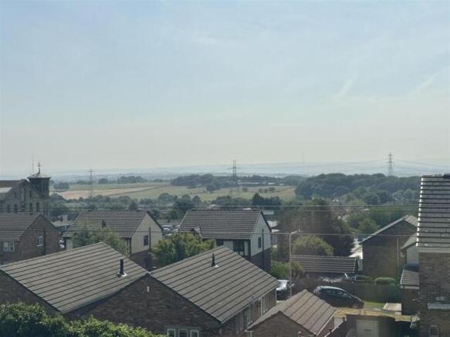 Townhouse for sale in West Yorkshire