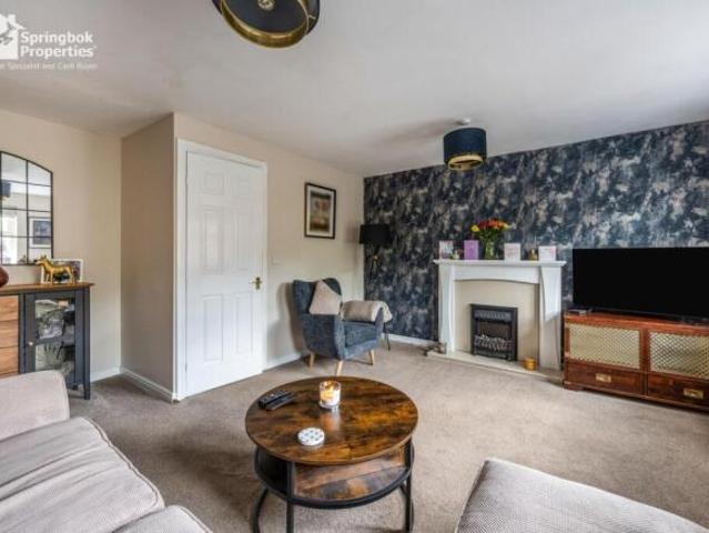 Townhouse for sale in Balby, South Yorkshire