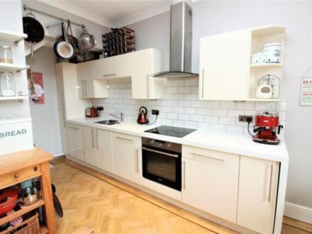 Townhouse for sale in Eversley, Hart