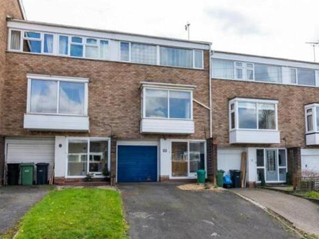 House for sale in Halesowen, West Midlands