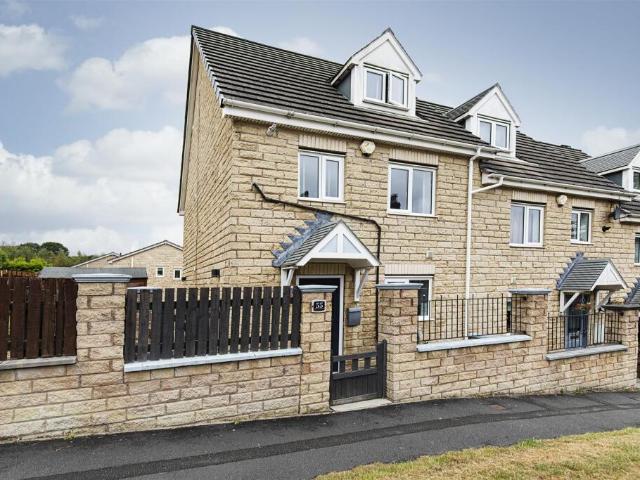 Townhouse for sale in Huddersfield, West Yorkshire