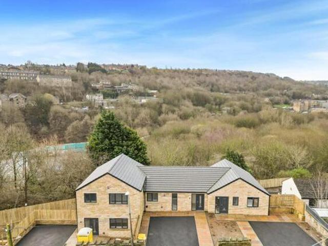 House for sale in Huddersfield, Kirklees