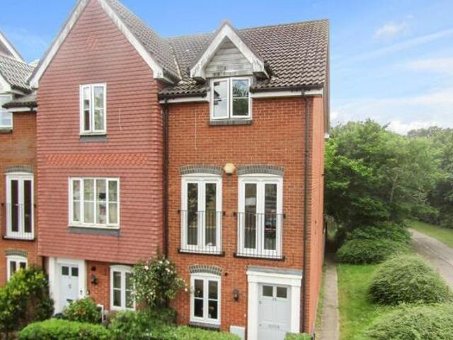 House for sale in Kennington Lees, Bridgefield