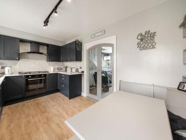 Townhouse for sale in Huddersfield, West Yorkshire