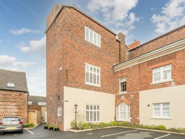 House for sale in Stourbridge, West Midlands