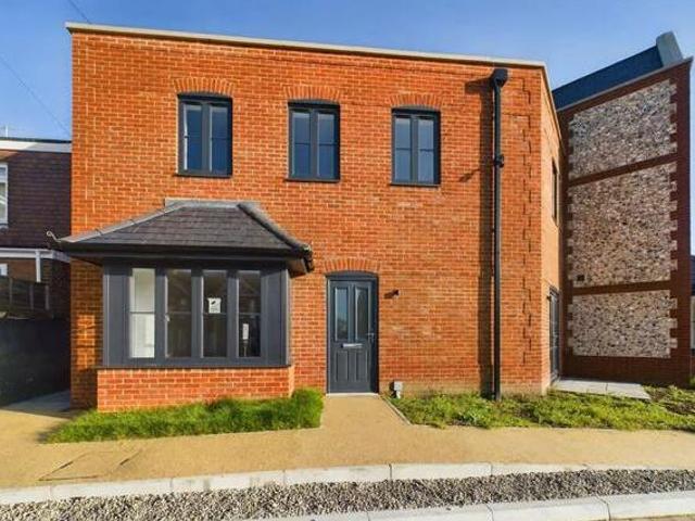 House for sale in Fishersgate, West Sussex