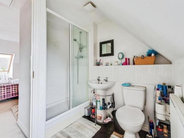 Townhouse for sale in Swindon