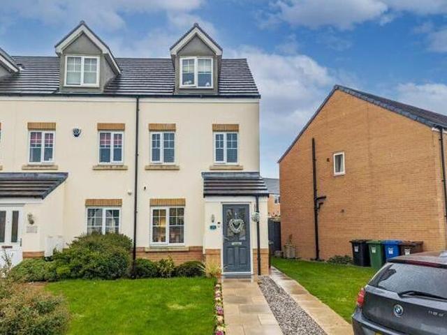 House for sale in Leigh