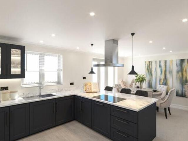 House for sale in Froggatt, East Midlands