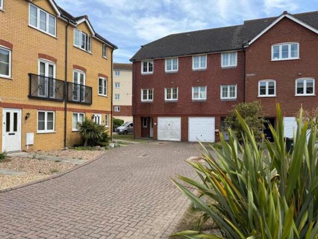 Townhouse for sale in Sovereign Harbour, Eastbourne