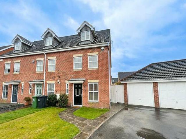 House for sale in Froggatt, East Midlands