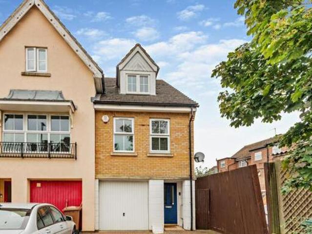 House for sale in Moneyhill, Batchworth